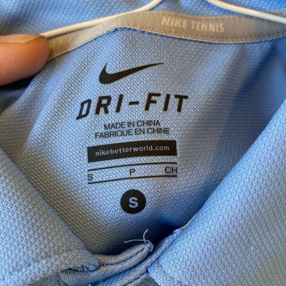 Nike boys tennis Dri-fit short sleeve athletic polo size small. Like new. - Picture 4 of 11